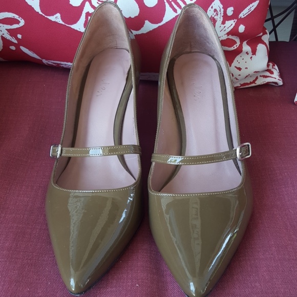 Boden Shoes - Boden mary jane kitten heels